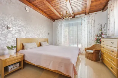 Na predaj 5-izbový dom, 182 m², Dolné Dubové