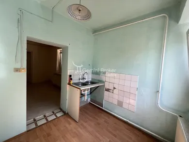 Na predaj 2-izbový dom, 611 m², Hidvégardó