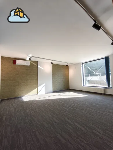 Na prenájom 2-izbový byt, 80 m², Banská Bystrica