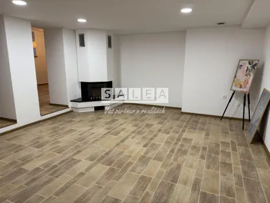Na prenájom komerčné, 22 m², Šaľa, Centrum mesta