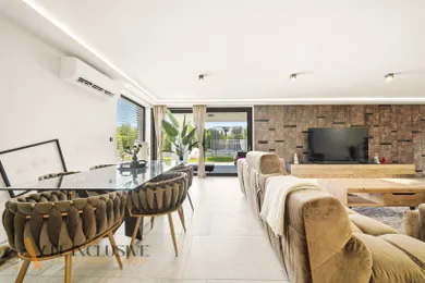 Na predaj 4-izbový dom, 262 m², Mad