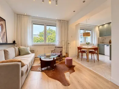 Byty na prenájom 2-izbový, Bratislava-Staré Mesto · €1 200