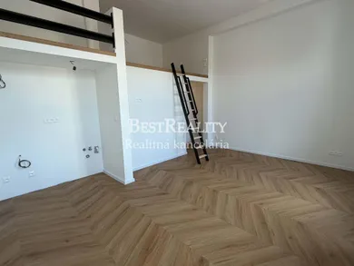 Na predaj 1-izbový byt, 40 m², Stupava, Hlavná