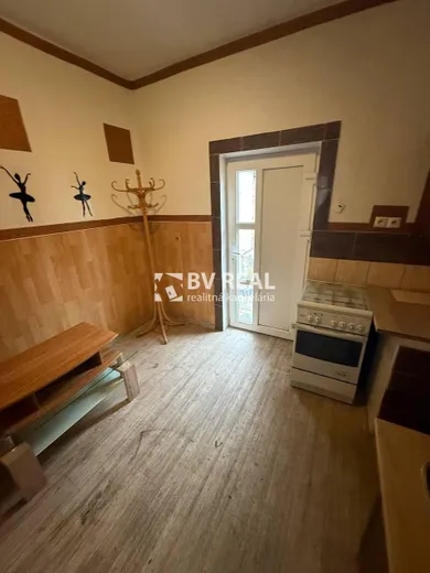 Na prenájom 1-izbový dom, 38 m², Handlová, Ligestká