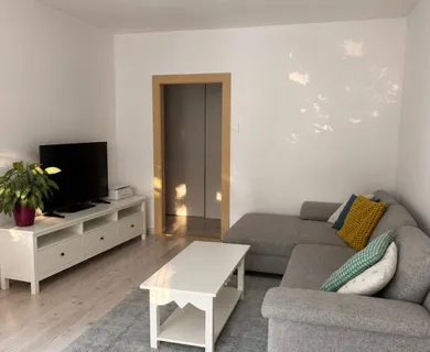 Na prenájom 3-izbový byt, 65 m², Bratislava-Dúbravka, Húščavova