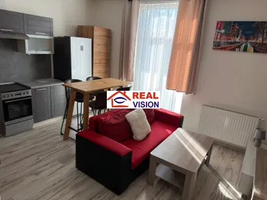 Na prenájom 2-izbový byt, 40 m², Poprad, Železničná
