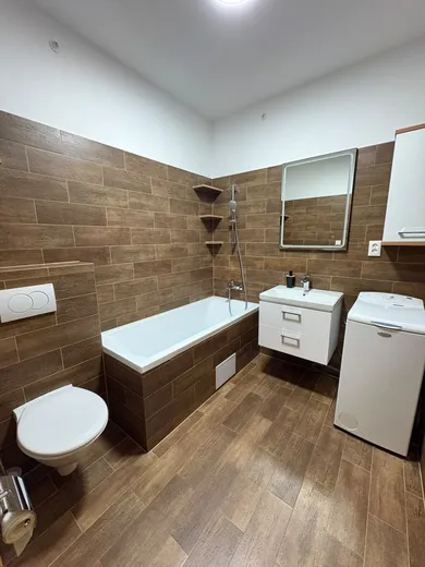 Na predaj 1-izbový byt, 39 m², Rovinka, Železničná
