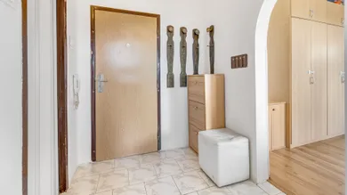 Na predaj 1-izbový byt, 35 m², Bratislava-Nové Mesto, Račianska