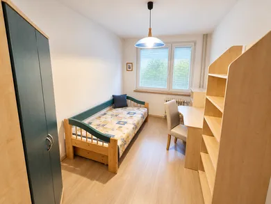 Na prenájom 5-izbový byt, 90 m², Bratislava-Karlova Ves, Zohorská