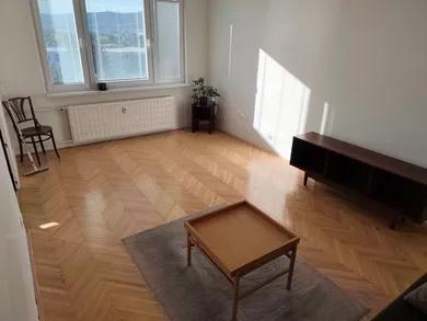 Na prenájom 1-izbový byt, 39 m², Prievidza, J. Jesenského