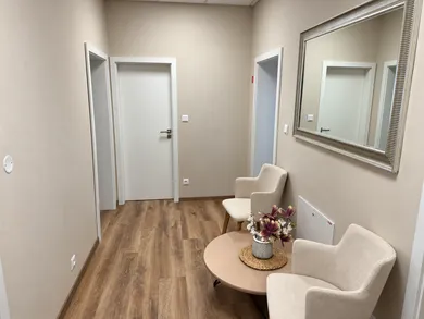 Na prenájom komerčné, 86 m², Trenčín, Bratislavská