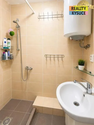 Na predaj 4-izbový rekreačný dom, 72 m², Klokočov