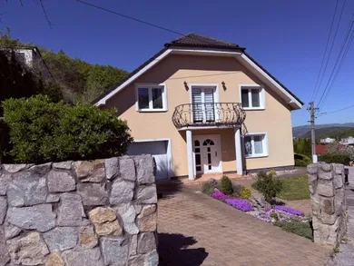 Na predaj 5-izbový dom, 152 m², Trenčianske Teplice
