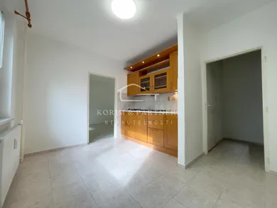 Mieszkania na sprzedaż, 1-pokojowe, Komárno · €77 500