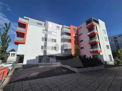 Квартири в оренду, 1-кімнатні, Komárno · €450
