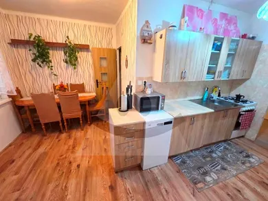 Na predaj 3-izbový byt, 63 m², Komárno, Nám.Kossutha