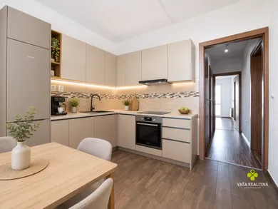 Na predaj 4-izbový byt, 84 m², Prievidza, P. J. Šafárika