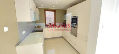 Na predaj 4-izbový dom, 228 m², Košice-Krásna, Vínna