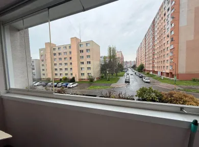 Na predaj 4-izbový byt, 82 m², Bratislava-Petržalka, Lachova