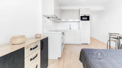 Na prenájom 1-izbový byt, 33 m², Bratislava-Nové Mesto, Račianska