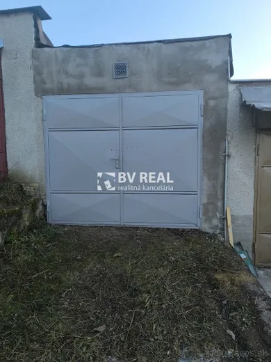 Obiekty na sprzedaż, Handlová · €14 500