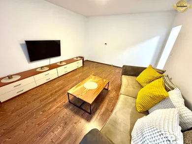 Na prenájom 2-izbový byt, 67 m², Bratislava-Staré Mesto