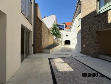 Na prenájom komerčné, 90 m², Trnava, Hornopotočná