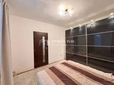 Na prenájom 3-izbový byt, 68 m², Nové Zámky, -