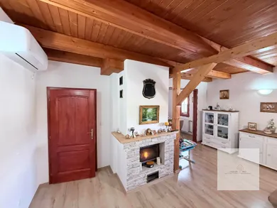 Na predaj dom, 180 m², Horné Saliby