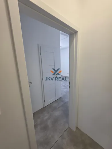 Na prenájom objekt, 23 m², Hlohovec, Pribinova