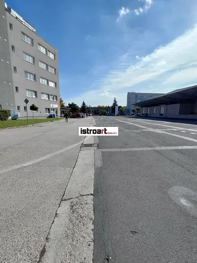 Na prenájom komerčné, 180 m², Bratislava-Rača, Na pántoch
