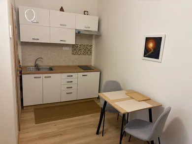 Na predaj 1-izbový byt, 19 m², Bratislava-Staré Mesto, Obchodná