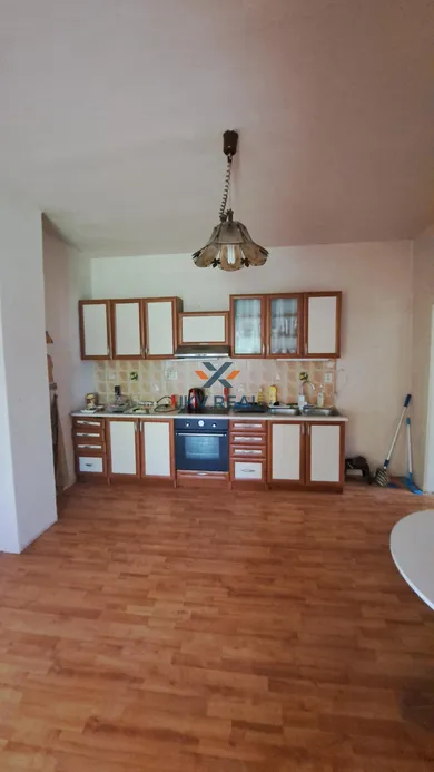 Na predaj 3-izbový dom, 120 m², Komárno