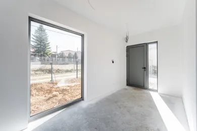 Domy na sprzedaż, 4-pokojowe, Košice-Kavečany · €399 990