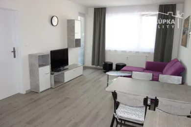 Na prenájom 2-izbový byt, 51 m², Trenčín, Halalovka