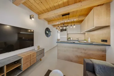 Na prenájom 2-izbový byt, 40 m², Bratislava-Vrakuňa, Majerská