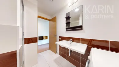 Na prenájom 1-izbový byt, 42 m², Bratislava-Staré Mesto, Landererova