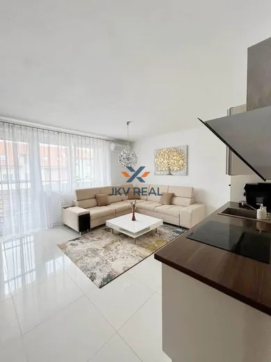 Na prenájom 3-izbový byt, 70 m², Nitra, Jelenecká