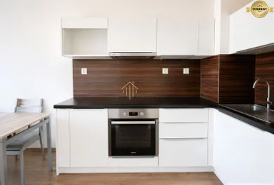 Квартири в оренду, 2-кімнатні, Banská Bystrica · €530