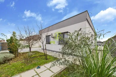 Na predaj dom, 94 m², Slovenský Grob, Dúhová