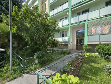 Квартиры на продажу, 3-комнатные, Košice-Staré Mesto · €229 900