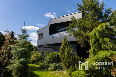 Na predaj 8-izbový dom, 500 m², Pezinok, Bottova
