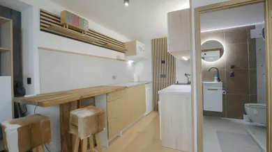 Na predaj 1-izbový byt, 18 m², Bratislava-Staré Mesto, Červeňová