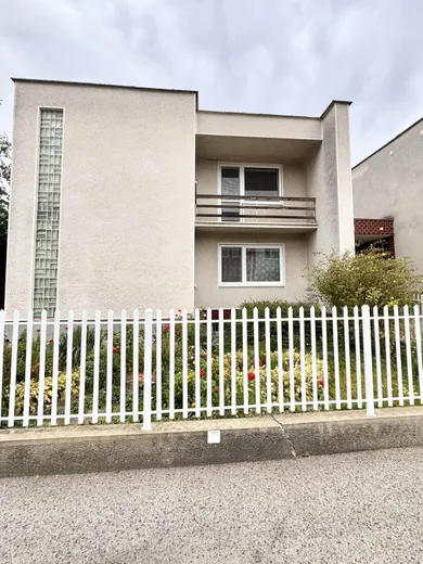 Eladó házak, 4-szobás, Nové Zámky · €256 000