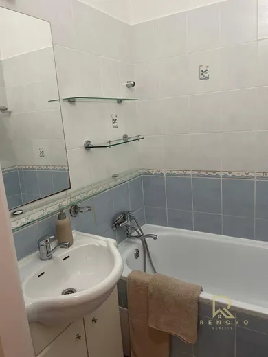Na prenájom 4-izbový byt, 76 m², Púchov, Obrancov mieru