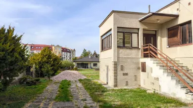 Na predaj dom, 300 m², Zlaté Moravce, Lúčna