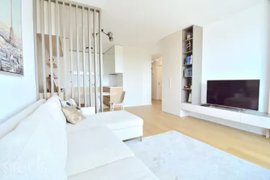 Na prenájom 2-izbový byt, 60 m², Bratislava-Ružinov, Súkennícka