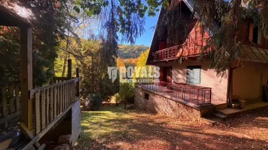 Na predaj 4-izbový rekreačný dom, 164 m², Brezová pod Bradlom