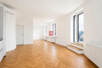 Na predaj 2-izbový byt, 42 m², Bratislava-Staré Mesto, Poštová
