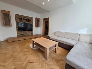 Na prenájom 2-izbový byt, 56 m², Žilina, Čajakova